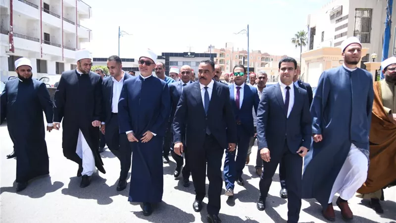 محافظ مطروح ومفتي الجمهورية يتفقدان فرع دار الإفتاء الجديد بمرسى مطروح