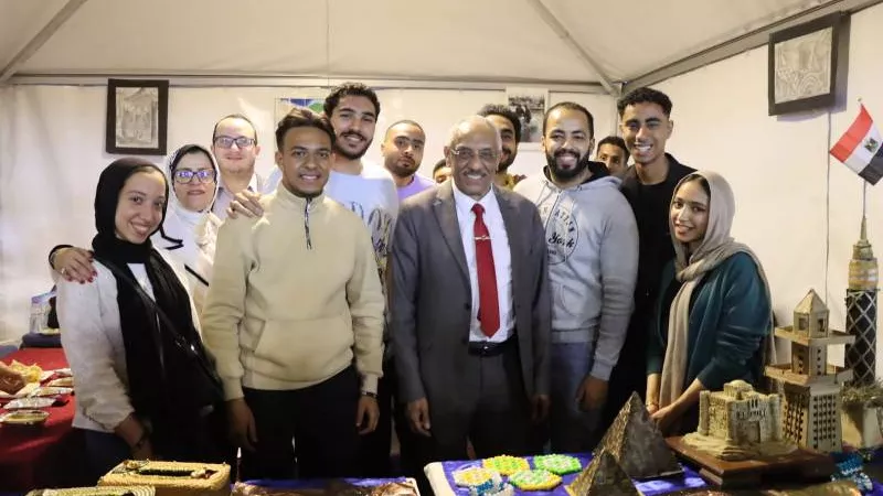 بمشاركة طلاب من 19 جنسية.. افتتاح المعرض التراثى ليوم الجاليات الثقافي بجامعة الإسكندرية