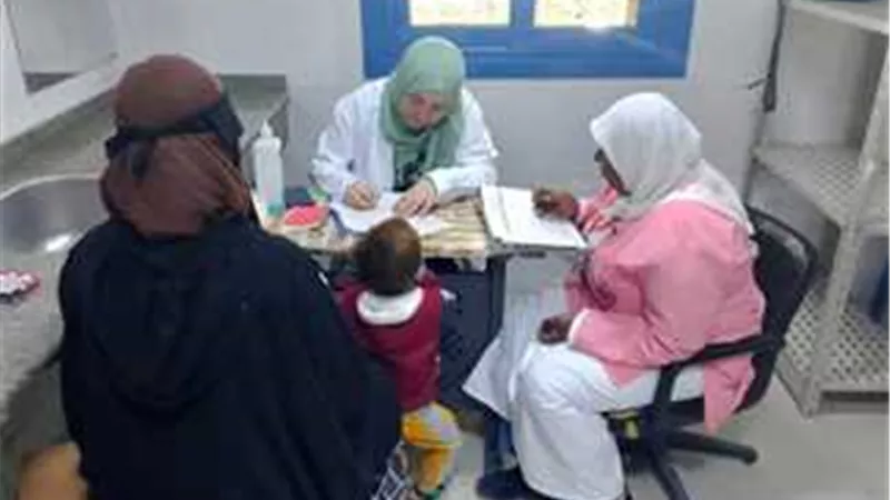 الكشف على 381 مريضًا من أهالى قرية أبوصير خلال قافلة طبية ببرج العرب