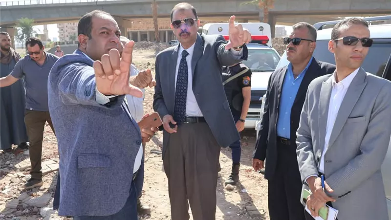 بطول 3 كيلومتر.. محافظ سوهاج يتفقد المرحلة الثانية من كورنيش أخميم 
