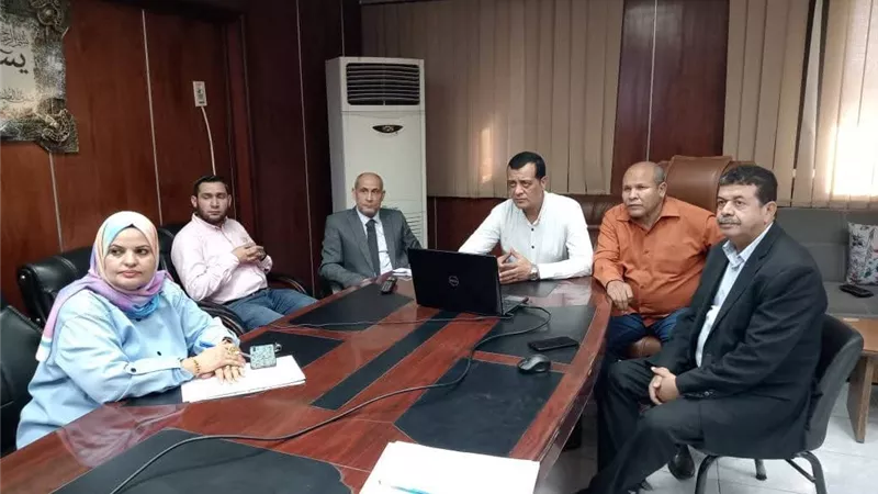 مدير تعليم سوهاج يتابع انتظام امتحانات الشهادة الإعدادية بغرفة العمليات المركزية