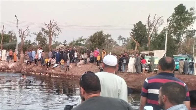انتشال جثة عامل غرق بنهر النيل في جزيرة شندويل بسوهاج