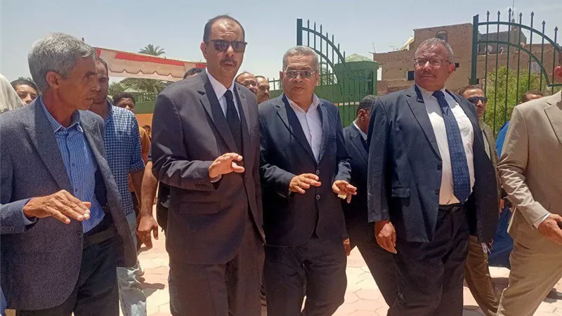 استعدادا لافتتاحها.. محافظ سوهاج يتفقد المدرسة المصرية اليابانية بجهينة