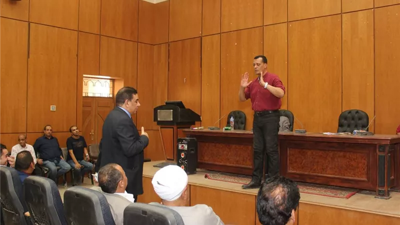 مدير تعليم سوهاج يلتقي برؤساء مجالس إدارات المدارس الخاصة لبحث الاستعداد لامتحانات الثانوية العامة