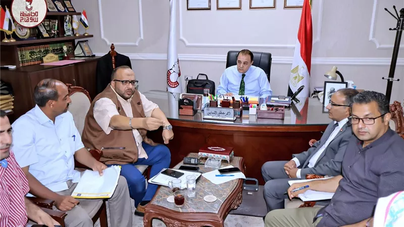 محافظ سوهاج يقرر وقف صرف خط السيب النهائي للمصرف الزراعي 