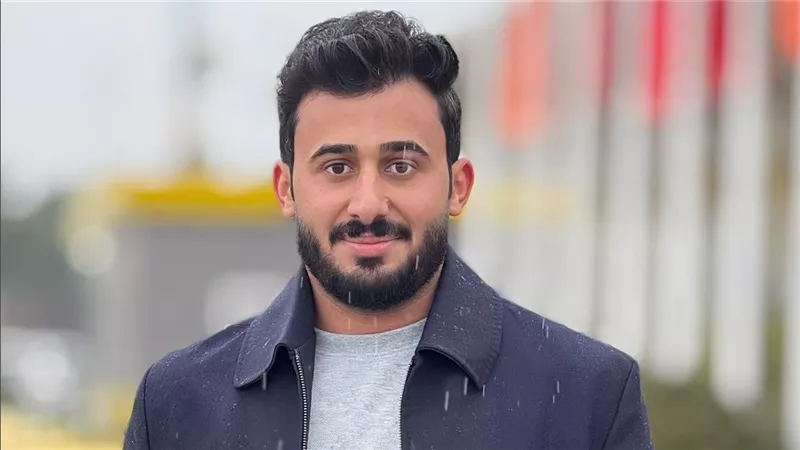 مصطفى عناد يندد بقصف إسرائيل لمواقع سورية 