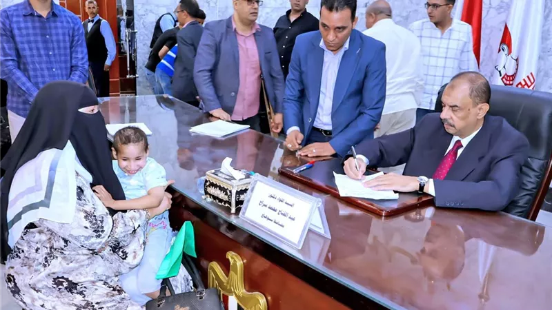 محافظ سوهاج يعقد اللقاء الجماهيري الأسبوعي للاستماع لشكاوى وطلبات المواطنين