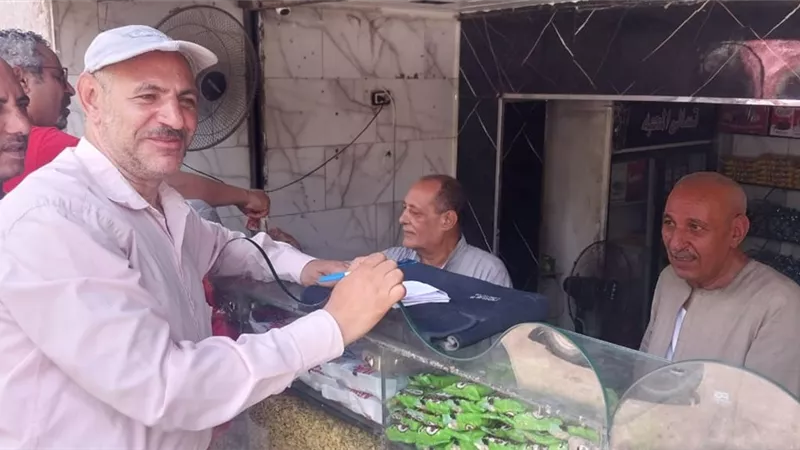 لتأمين بيئة العمل.. حملات تفتيش على المنشآت التجارية والطبية بأسيوط 
