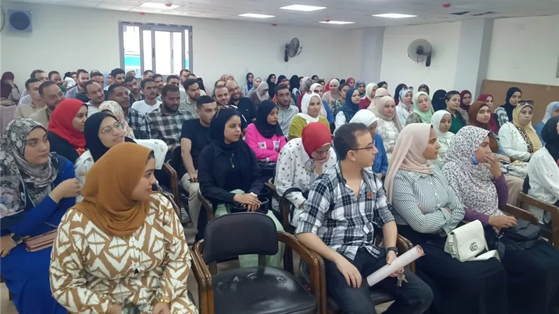 العمل بأسيوط تنظم ملتقى لتنمية مهارات الشباب واعدادهم لسوق العمل