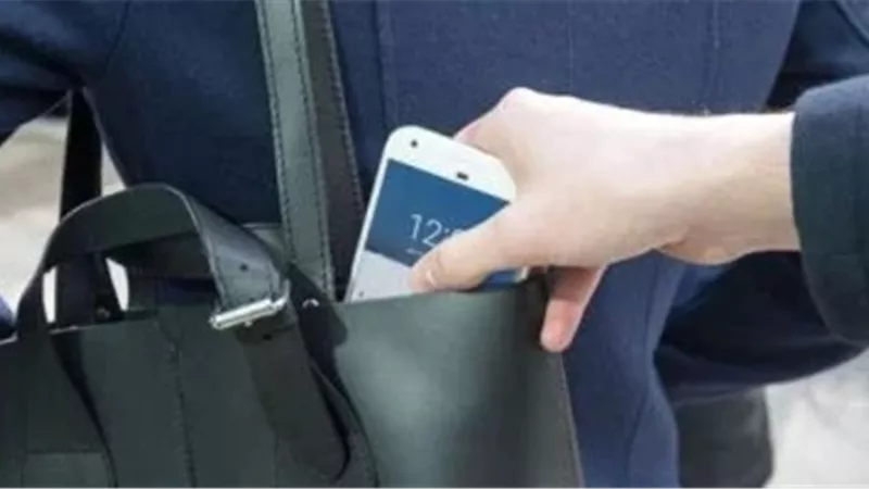 اعترافات لصوص الهواتف: نفذنا 17 جريمة سرقة في قلب الإسكندرية