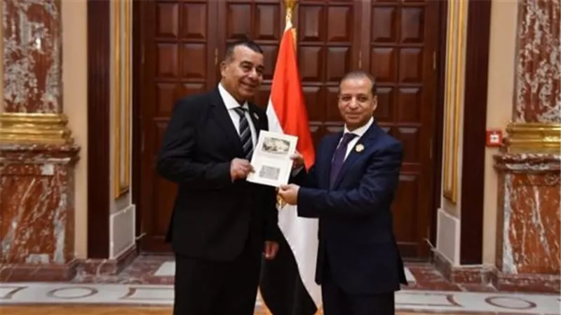 النائب محمود مرجان يتسلم كارنيه عضوية مجلس الشيوخ