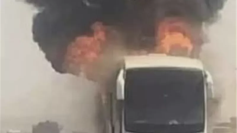 العناية الإلهية أنقذتهم.. اشتعال النيران داخل أتوبيس محمل بالركاب خلال عودته من القاهرة إلى قنا