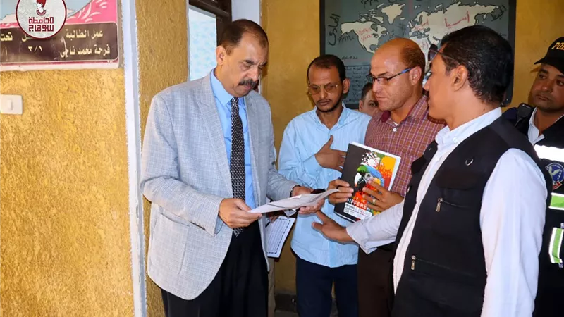 محافظ سوهاج يتفقد مستوى الخدمات المقدمة للمواطنين بعدد من المدارس والمصالح الحكومية بأخميم