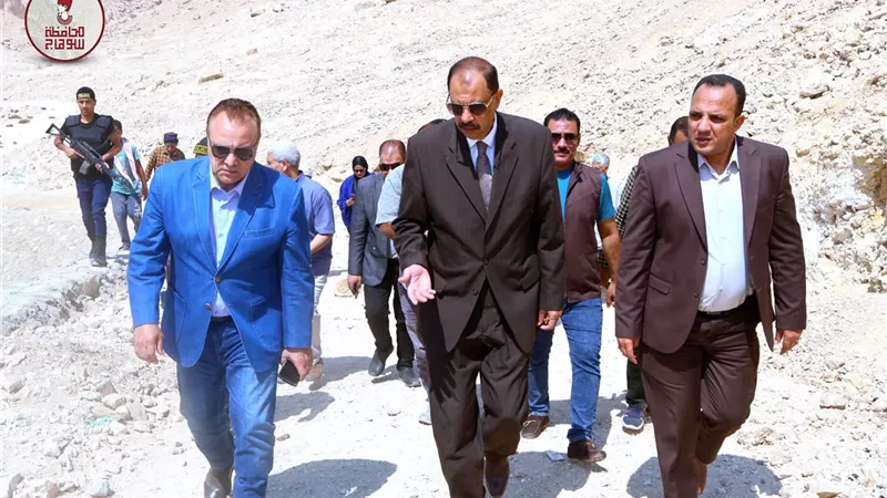 محافظ سوهاج يتفقد مخرات السيول بحي الكوثر وأخميم وساقلتة ويشدد على جاهزيتها استعدادا للشتاء