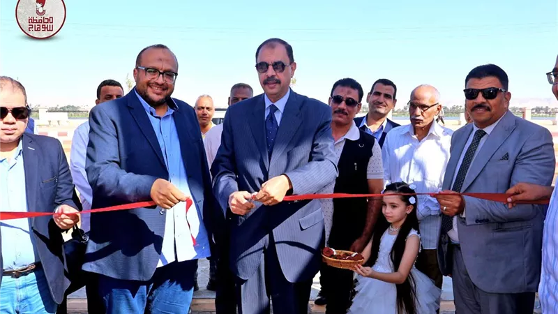 محافظ سوهاج يفتتح محطة رفع صرف صحي السماكين بمركز المنشاة