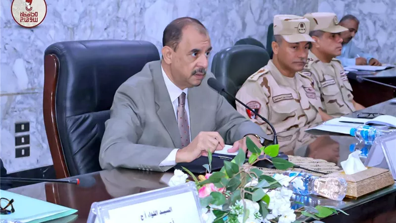محافظ سوهاج يترأس الاجتماع التحضيري لتنفيذ التدريب العملي المشترك لمواجهة الأزمات والكوارث