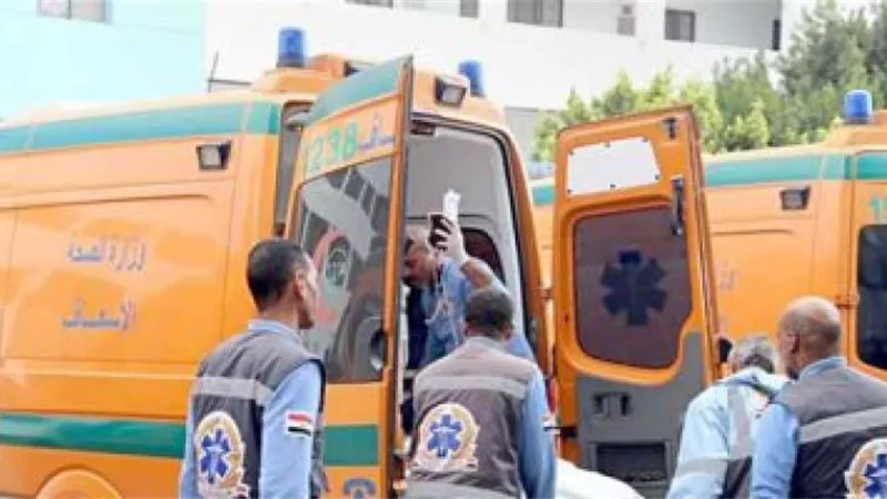 إصابة 6 أشخاص إثر حادث انقلاب سيارة ميكروباص على صحراوي غرب قنا