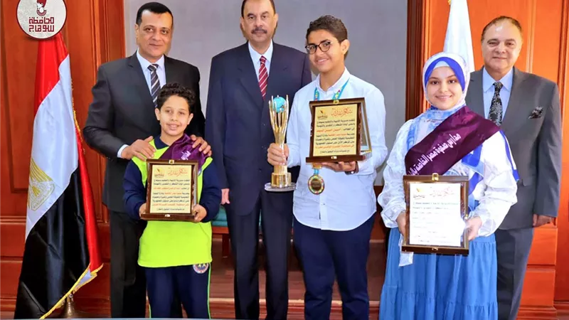 محافظ سوهاج يكرم أوائل الجمهورية بالمشروع الوطني للقراءة وتحدي القراءة بالعربي