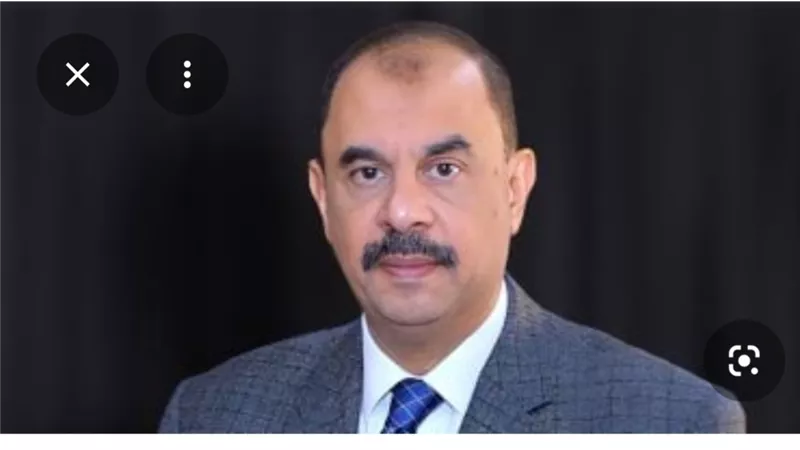 محافظ سوهاج يتابع أعمال رصف طريق بناويط – جهينة بمركز المراغة