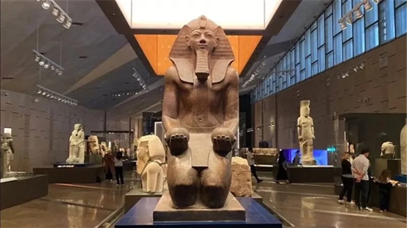 شاشات عرض عملاقة بسوهاج لنقل احتفالية افتتاح المتحف المصري الكبير