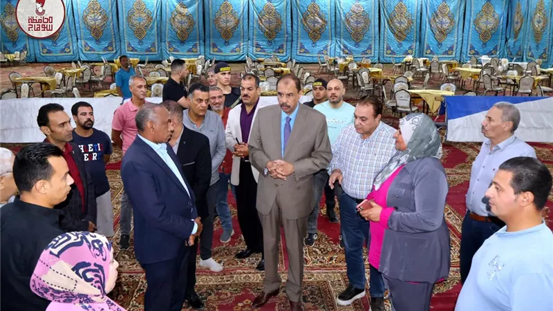 محافظ سوهاج يتفقد مقر اللجان الانتخابية لمجلس النواب