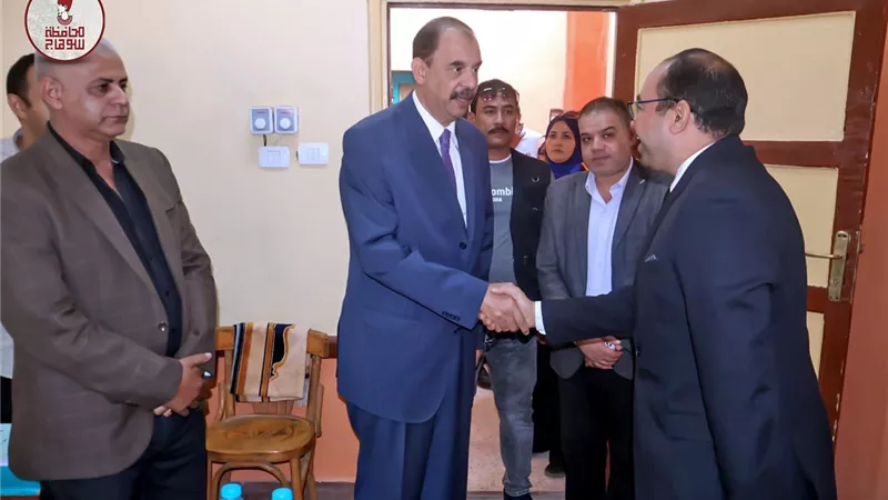 محافظ سوهاج يتفقد لجان انتخابات مجلس النواب بسوهاج والمراغة وطما
