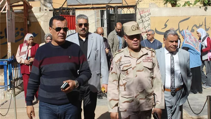 مدير تعليم سوهاج يتابع جاهزية المدارس المشاركة في مشروع «صقر 159»