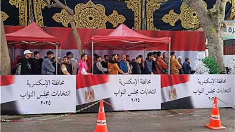 توافد الناخبين للتصويت فى إعادة انتخابات مجلس النواب بالإسكندرية
