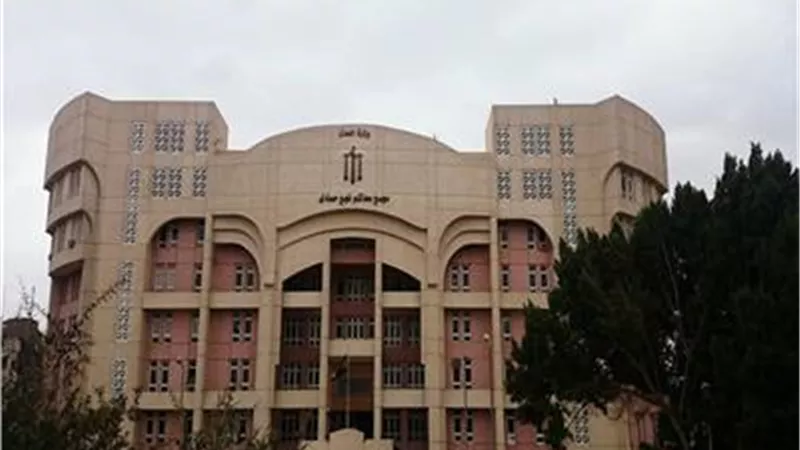 كانت راجعة من المدرسة.. السجن 15 سنة لشاب هتك عرض طالبة في قنا 