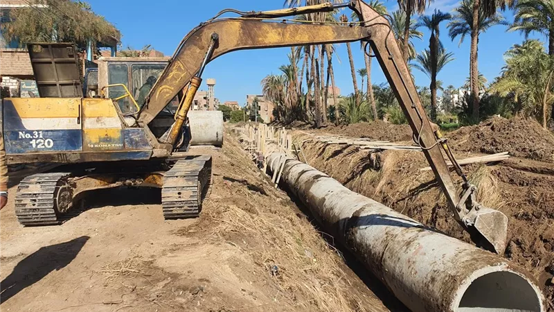 محافظ سوهاج يتابع تنفيذ عدد من المشروعات الخدمية والتنموية بمركز جهينة