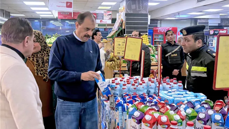 محافظ سوهاج يتابع أعمال الإنترلوك وضبط الأسعار بالأسواق ورفع الإشغالات بحي شرق 