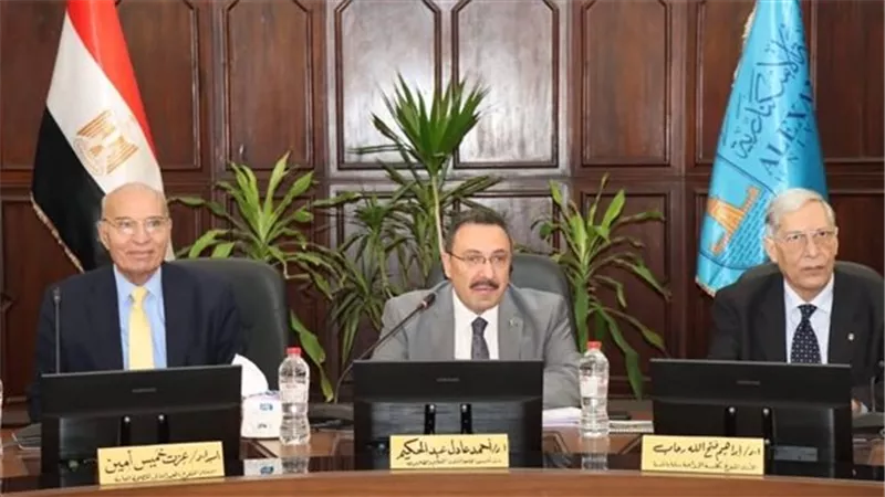 جامعة الإسكندرية تؤكد انتظام امتحانات الفصل الدراسي الأول بالكليات