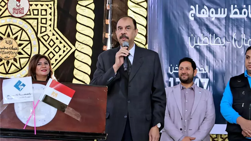 محافظ سوهاج يشهد توزيع أجهزة عرائس ومساعدات للفئات الأولى بالرعاية