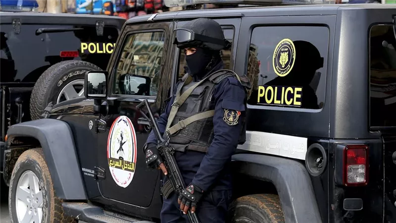 ضبط شخص بحوزته بطاقات ومبالغ مالية لحشد الأصوات لصالح مرشح فى دار السلام بسوهاج