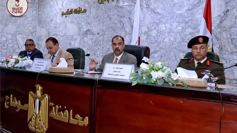 محافظ سوهاج يرفع درجة الاستعداد لاستقبال احتفالات أعياد الميلاد