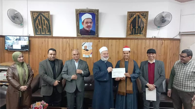 أزهر سوهاج: تكريم أوائل الطلاب المتميزين في مسابقات رعاية الطلاب