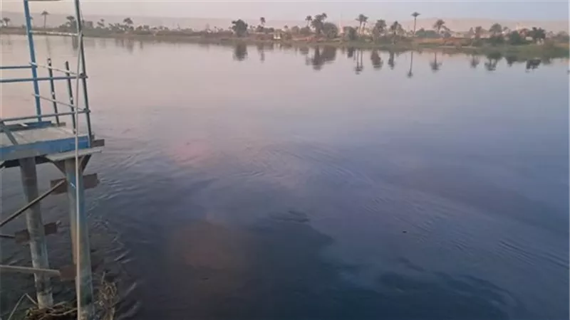 السيطره على بقعة سولار أمام مأخذ محطة مياه جنوب المراغة بسوهاج 