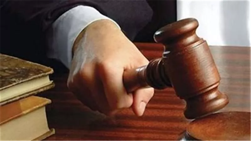انتحل صفة أمين شرطة.. الحبس 3 سنوات لعاطل سرق مواطنين بالإكراه في الإسكندرية