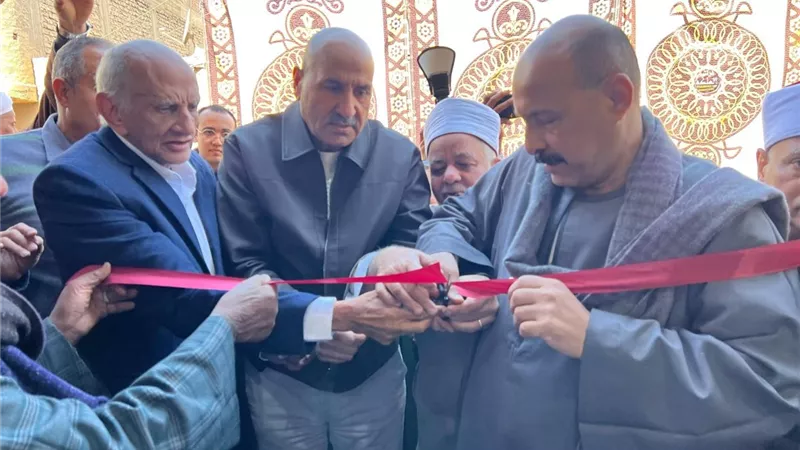 محافظ قنا يفتتح مسجدي 