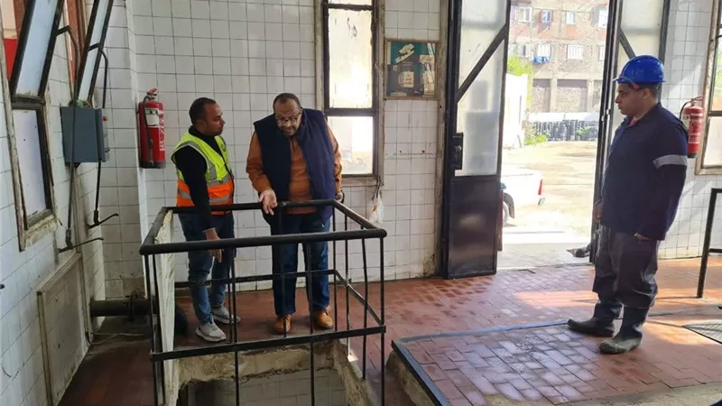 رئيس مياه سوهاج يتفقد المحطات للتأكد من ترشيد الطاقة ومطابقة المياه للمواصفات القياسية