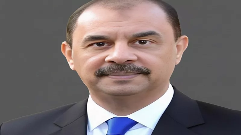 محافظ سوهاج يختتم جولته لتهنئة الأخوة الأقباط بزيارة مطرانية طهطا وطما