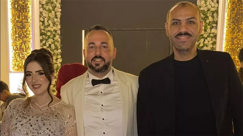 الاعلامى إسلام شيبة يهنئ العروسين محمد ناجي وندى علي بمناسبة زفافهما
