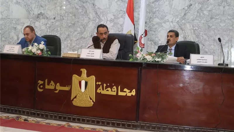 محافظ سوهاج يبحث مع أصحاب مستودعات البوتاجاز لبحث آليات التوزيع