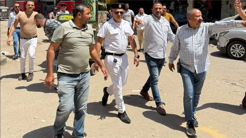 رئيس حي الهرم يشن حملة مكبرة لرفع الإشغالات بالطوابق ويضبط مخالفات بناء بقطاع المتحف