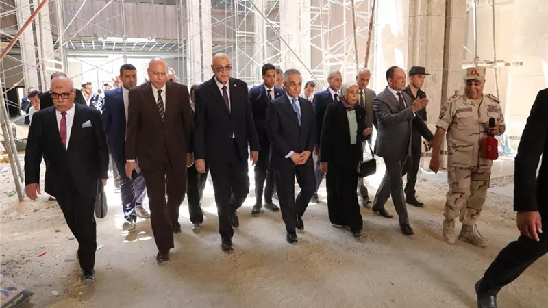 وزير العدل يتفقد 