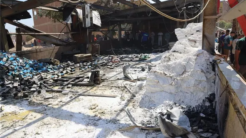 3 وفيات و4 مصابين في حريق منفذ لبيع وتعبئة مواد البناء والدهانات بالمنوفية.. والمحافظ يتابع من موقع الحادث