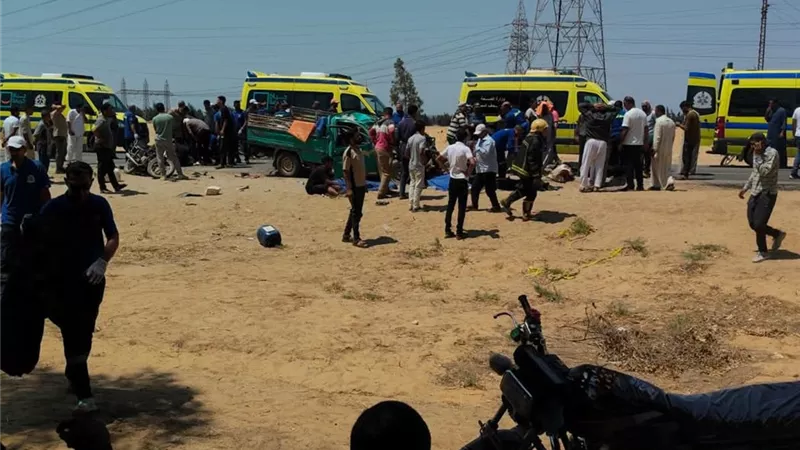 قرية وادي الملاك تودّع 13 من أبنائها ضحايا حادث طريق الإسماعيلية