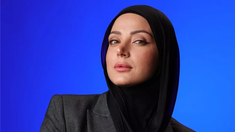 سارة رزق تكشف أسرار «الجمال الذكي»..حواجب طبيعية وتقنيات PMU تبرز الملامح من دون مبالغة!