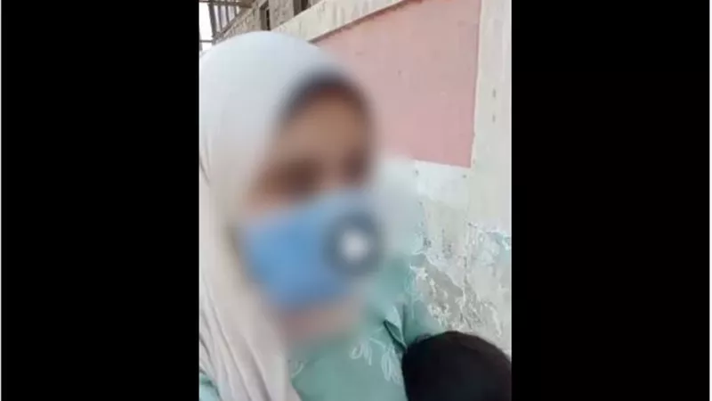 مسن يتعدي على طفلة ويهددها، والأجهزة الأمنية تضبطه بعد تداول فيديو بالبحيرة