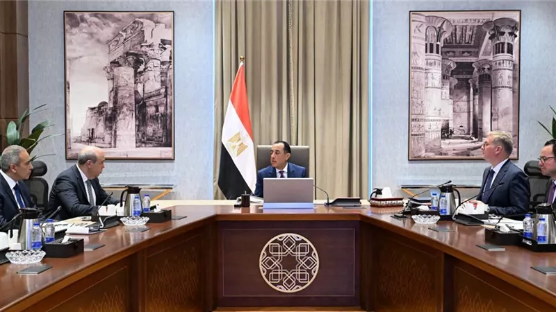 الحكومة تتابع مشروع إنتاج وقود الطيران الأخضر لأول مرة في مصر